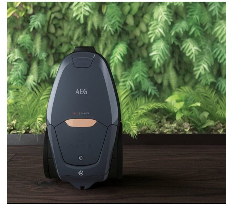 جاروبرقی aeg VX82-1-5DB